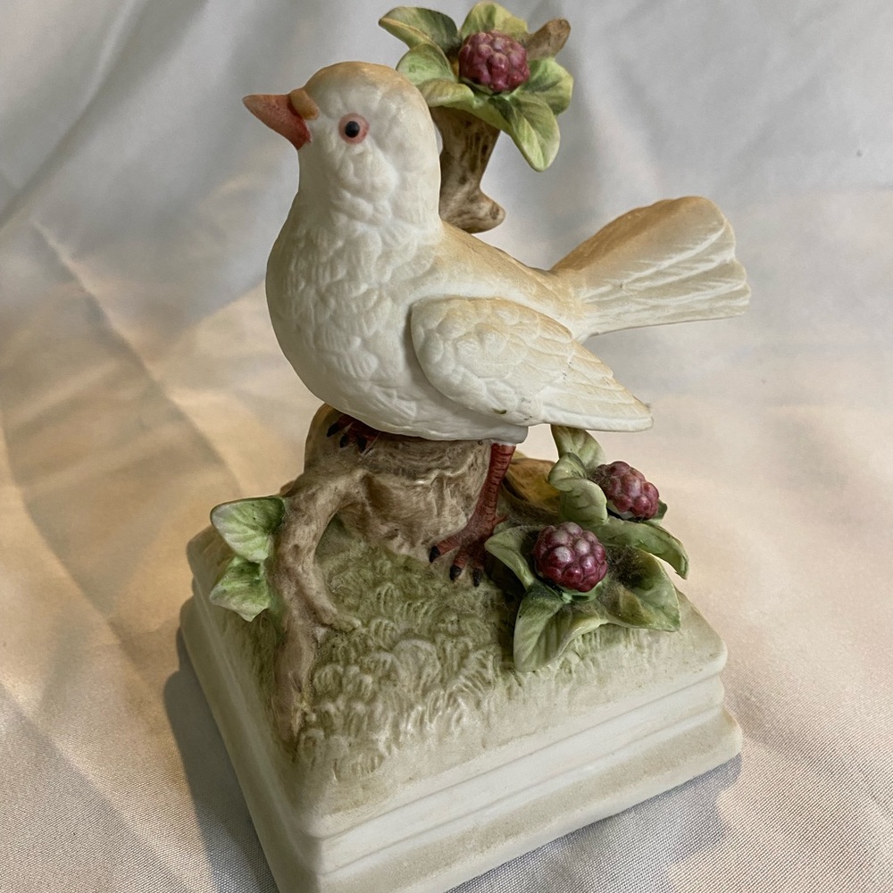 Vintage musical Dove Figurine